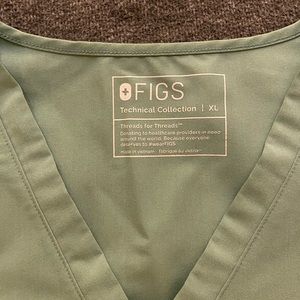 Figs top - Casma 3 pocket in Jade / womens / XL